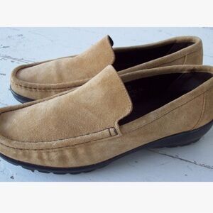 Coach - Women’s Lianna Driving Suede Slip-On Loafers in Tan
